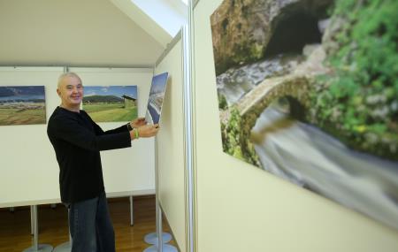 TINE ŠUBIC POSTAVITEV RAZSTAVE 02 FOTO LJUBO VUKELIČ